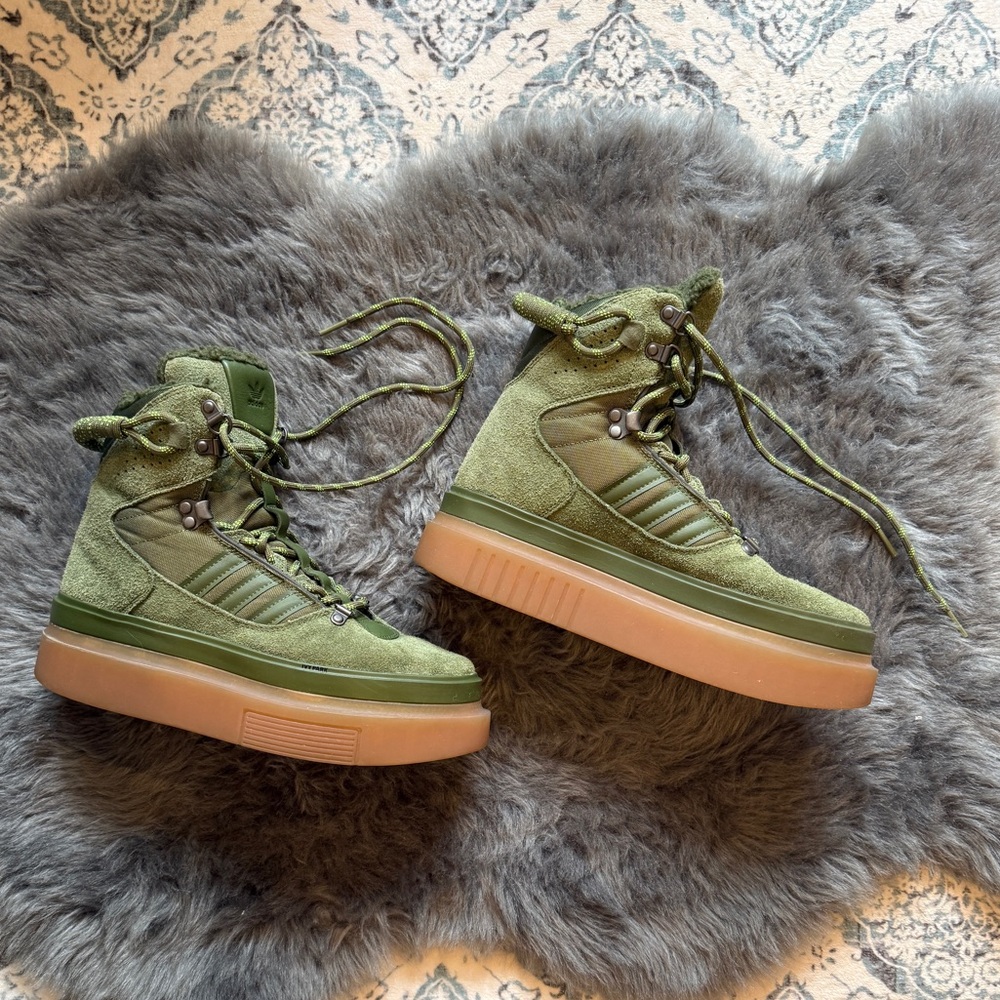 adidas Super Sleek Boot
Beyonce Ivy Park Halls of Ivy Women's 7.5